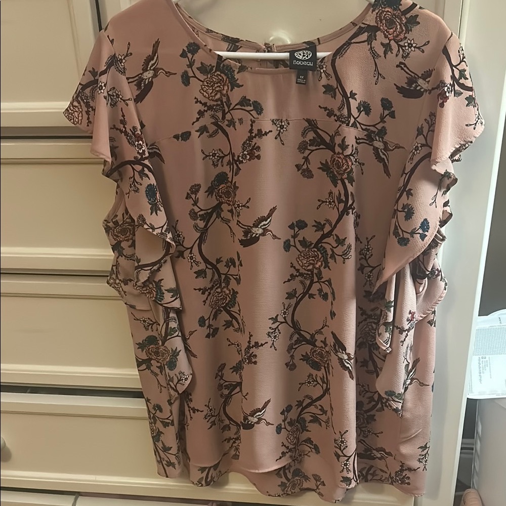 Sweet ruffle sleeve top